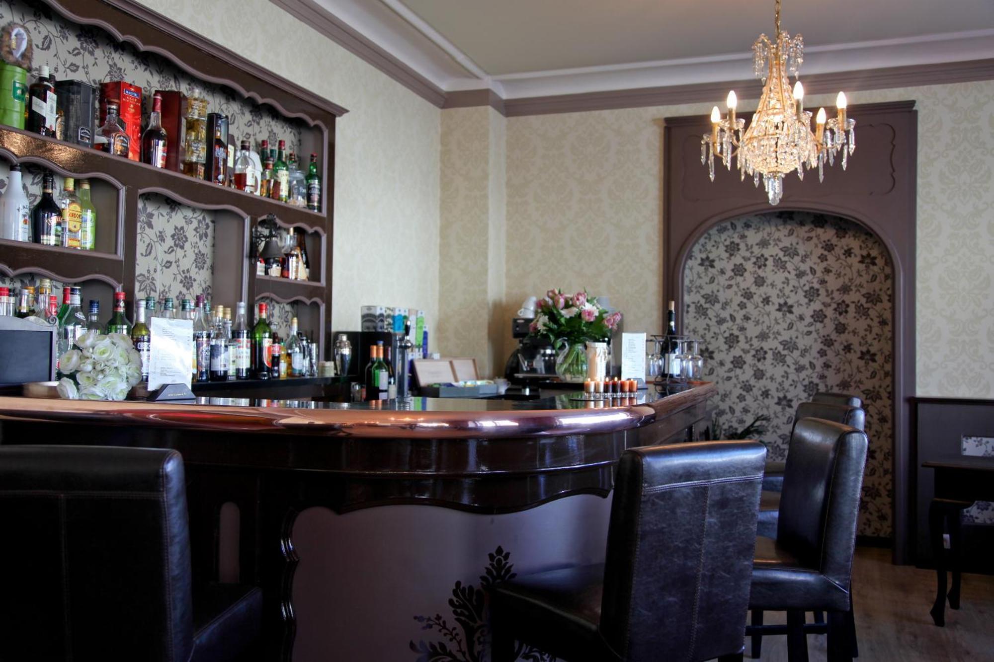 Logis Hotel Des Bains Жерарме Екстер'єр фото