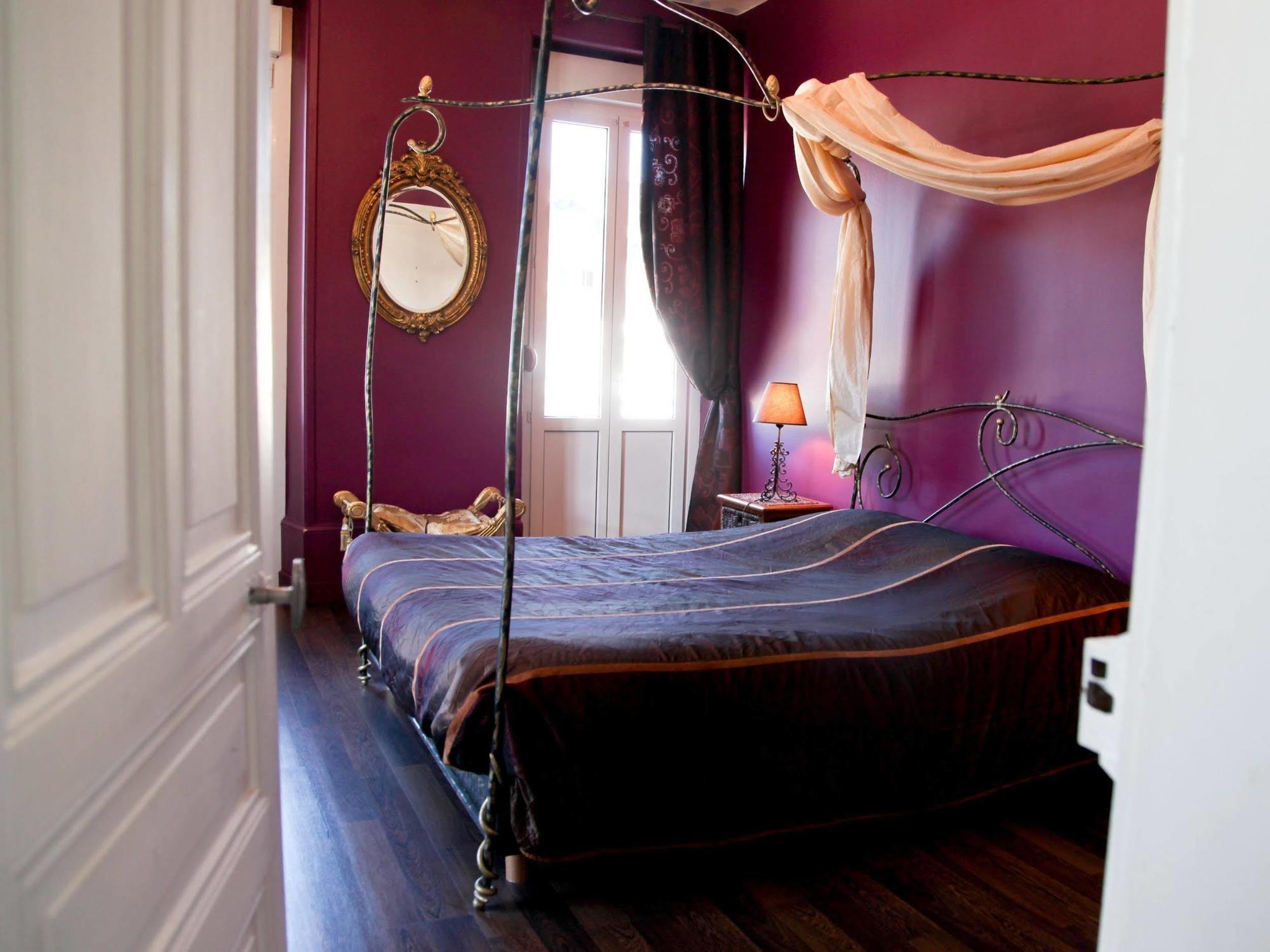 Logis Hotel Des Bains Жерарме Екстер'єр фото
