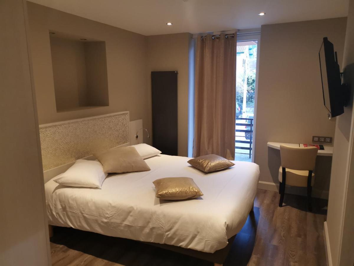 Logis Hotel Des Bains Жерарме Екстер'єр фото