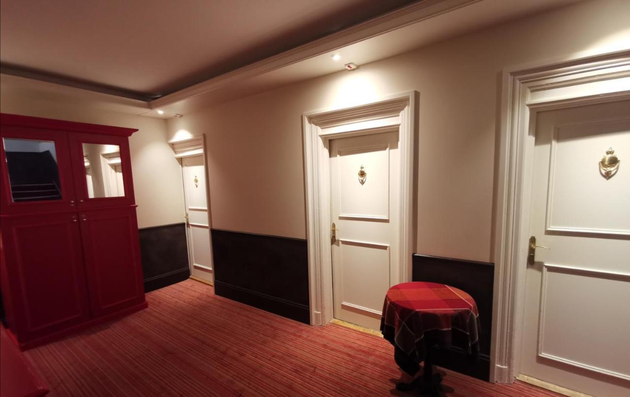 Logis Hotel Des Bains Жерарме Екстер'єр фото